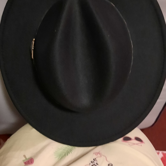 Black felt hat with leopard band - Picture 5 of 8